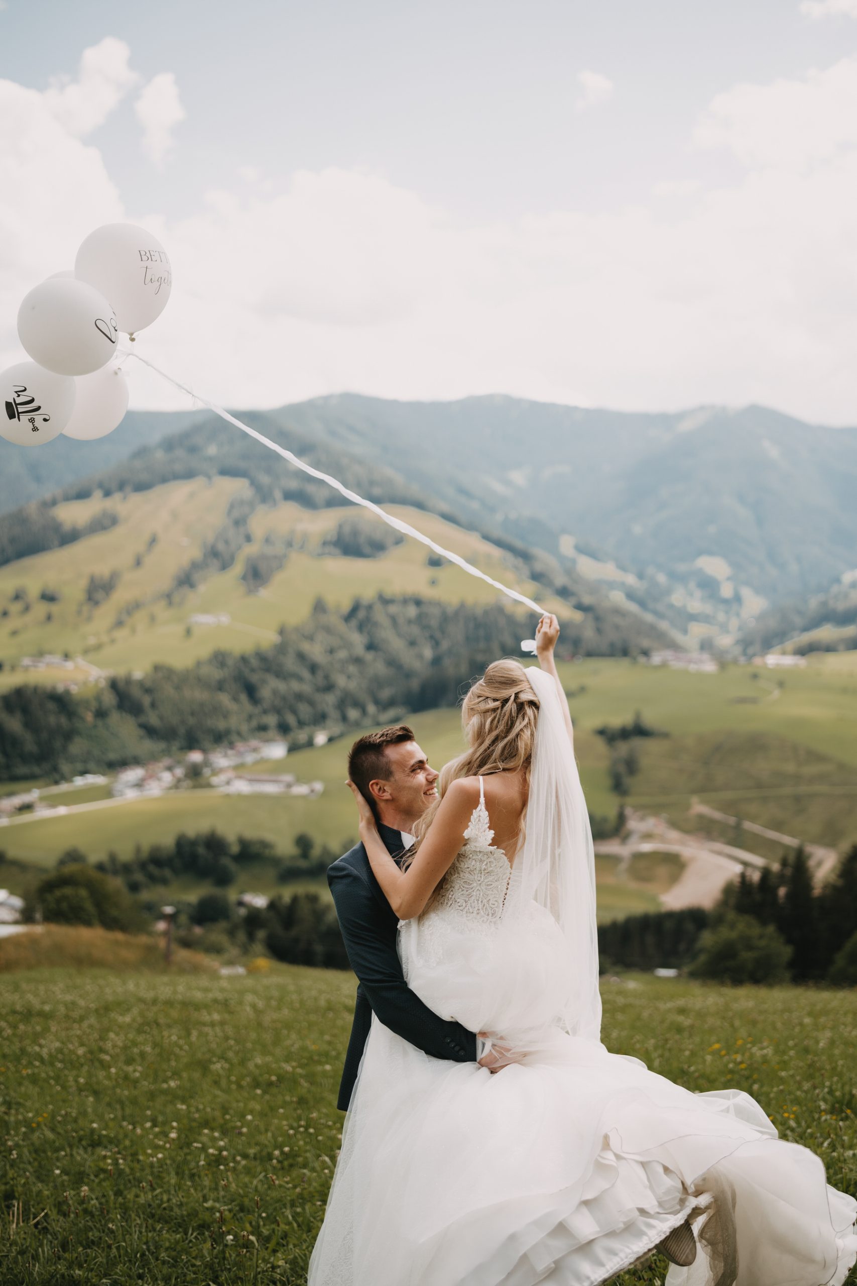 Christin und Philipp . Bergdorf Priesteregg . LEOGANG